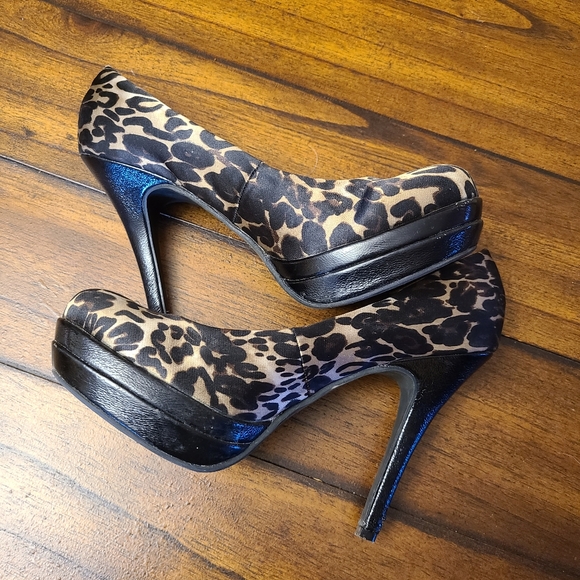 Le Chateau heels - Picture 1 of 6